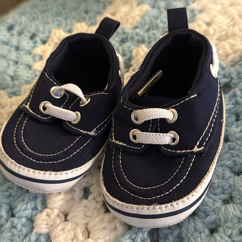 Hudson Baby 0-6 month pre-walker slip on navy and white boat shoes NWOT